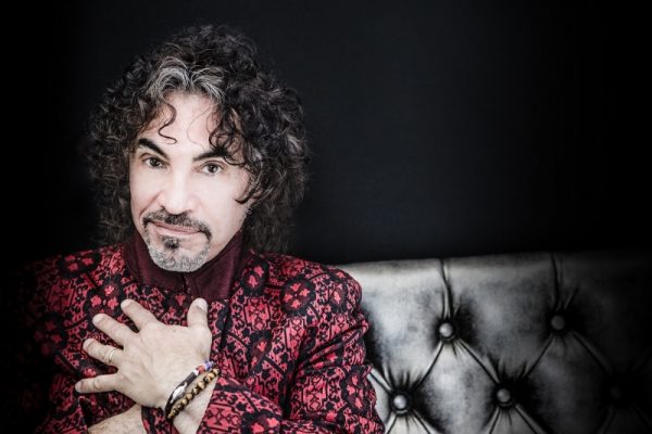 john-oates-red-coat-hi-res-photo-by-juan-patino-2013